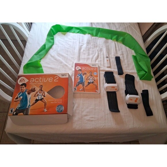 Wii Active 2 Personal Trainer Game Nintendo EA Sports New Open Box Complete - Picture 2 of 12